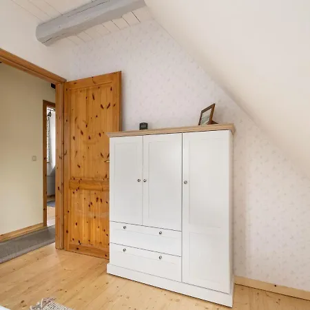 Holiday Near Close To The Beach * Zierow